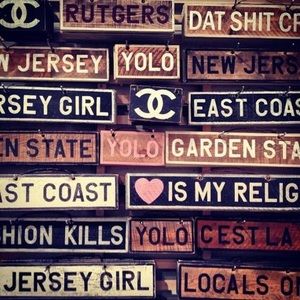 ❤️Brandy Melville Handmade Signs❤️